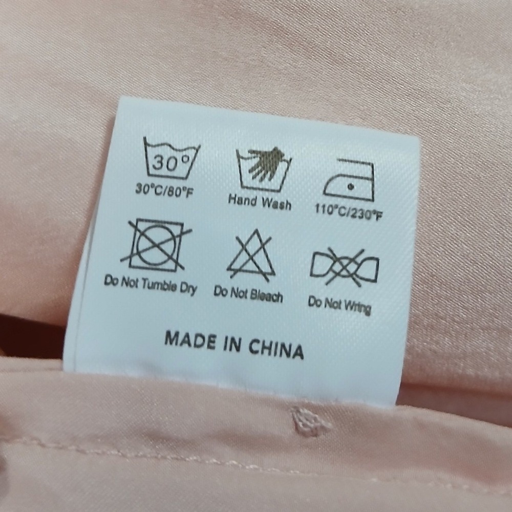 SilkSilky Pink 100% Silk Pajama Top Long Sleeve Button Down Contrast Piping M - Picture 7 of 7